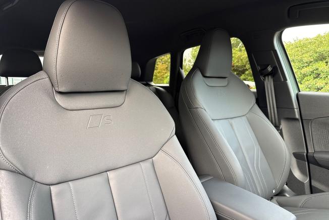 AUDI Q3 Photo 34