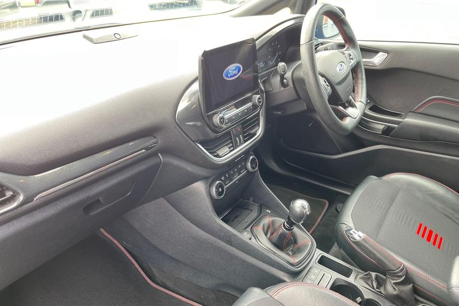 Ford FIESTA Photo autoimg-bc2754de343891fc7c908415db102f0b03055d9f.jpg
