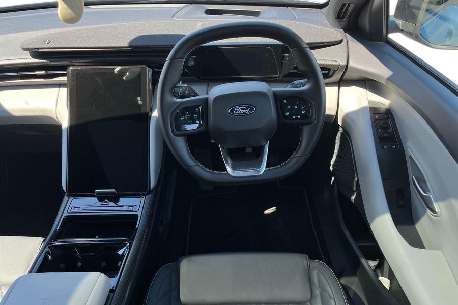 Ford Explorer Photo autoimg-bc27b6a6cf7aea4266e93651de4970da90d4b777.jpg
