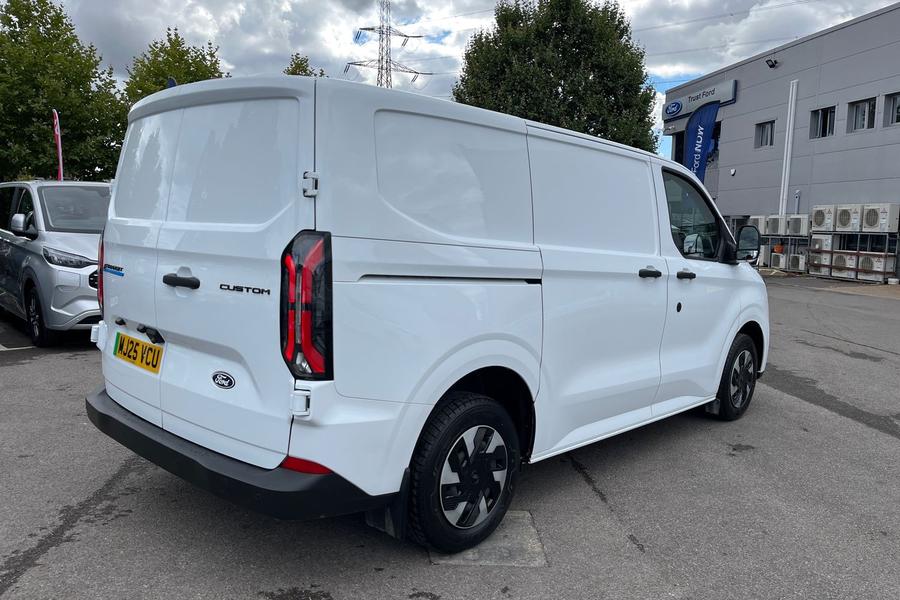 Ford E-TRANSIT CUSTOM Photo autoimg-bc2e72652b427c2e62c9ecf434e828ecc87a9ed4.jpg