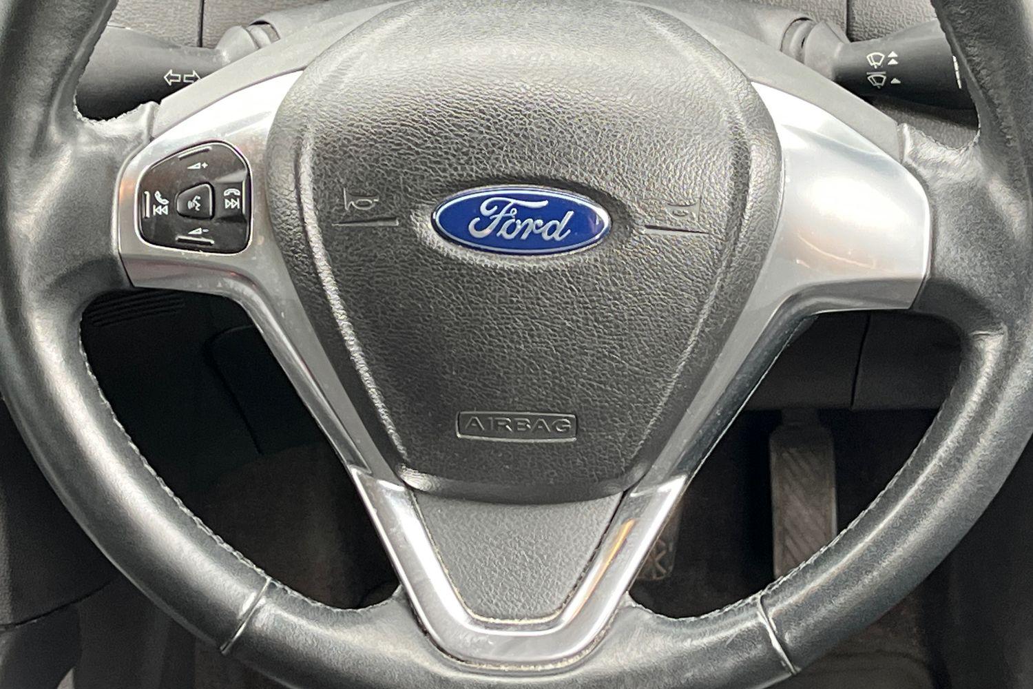 Ford ECOSPORT Photo 11