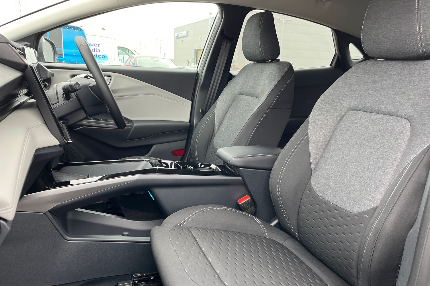 Ford PUMA Photo 18