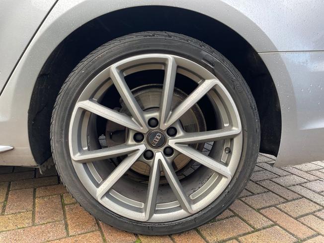 AUDI A4 Photo 32