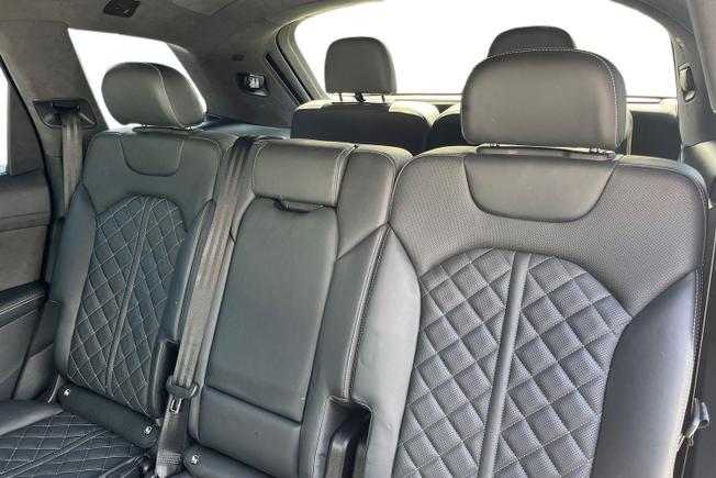 Audi Q7 Photo 9