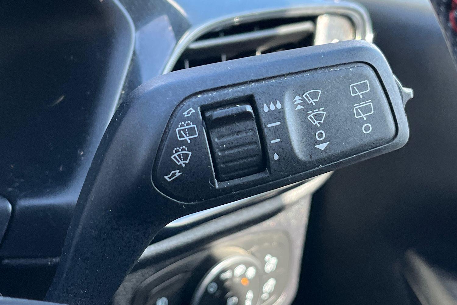 Ford FIESTA Photo 14