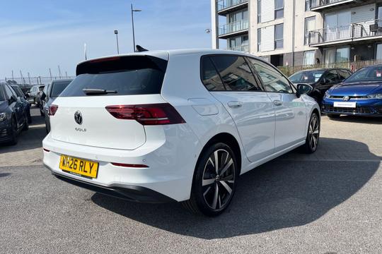 Volkswagen Golf Photo autoimg-bc403575fdb8bda2700768c8d783cf73cc2cc71a.jpg