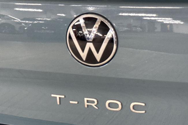 VOLKSWAGEN T-Roc Photo 27