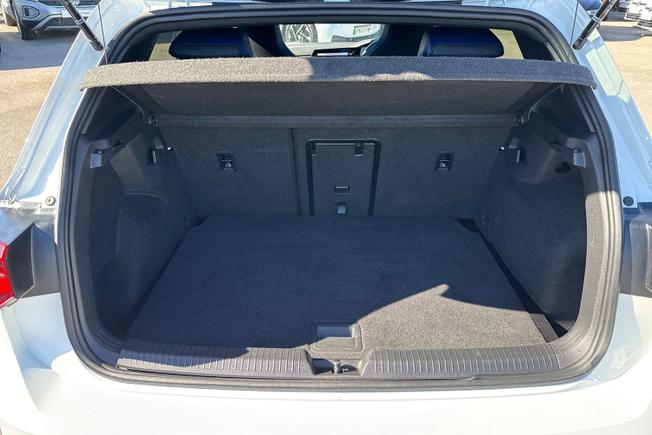 Volkswagen Golf Photo 12