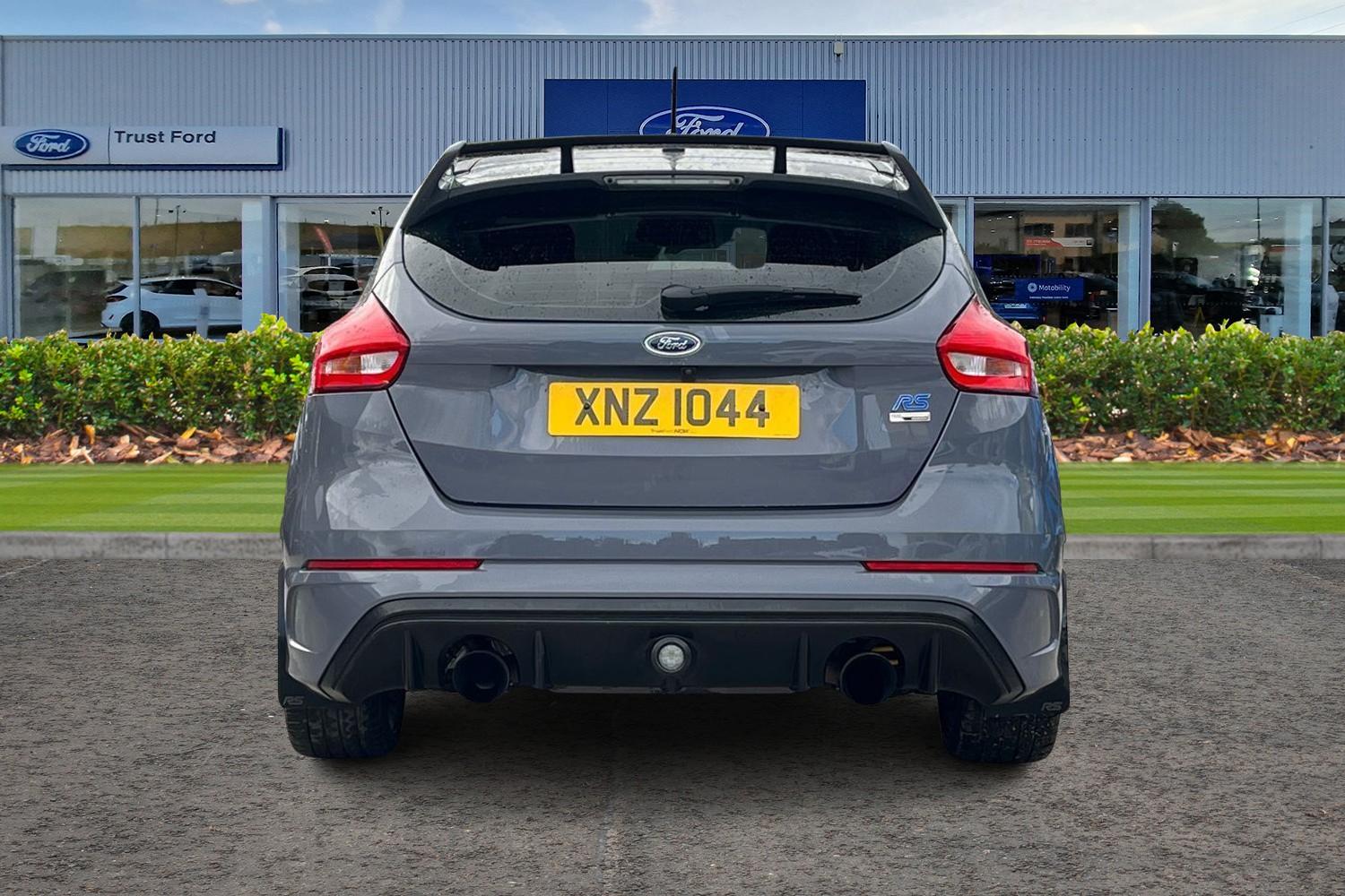 Ford FOCUS RS Photo 6