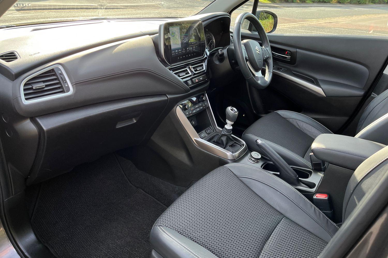 Suzuki S-Cross Photo 17