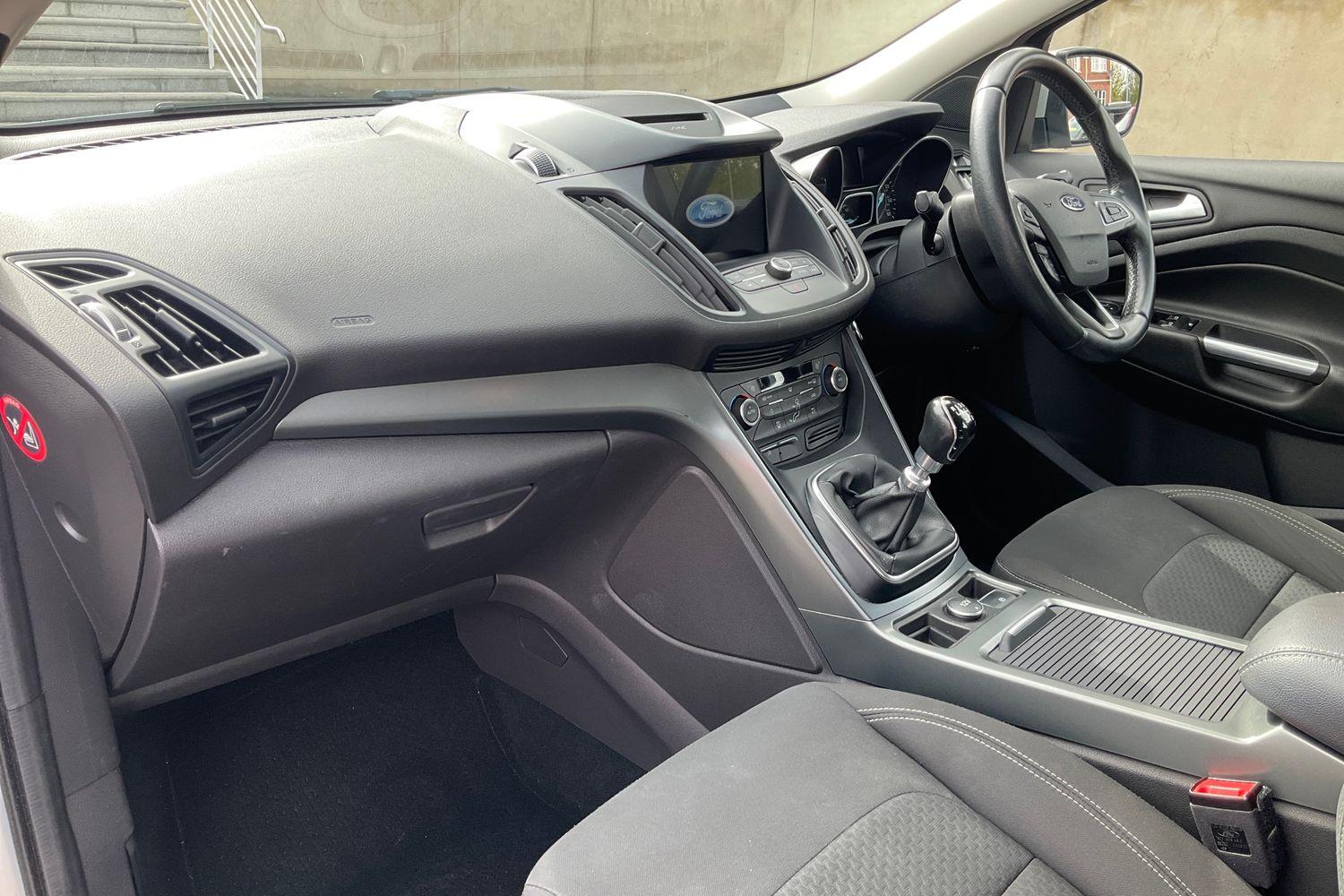 Ford KUGA Photo 17