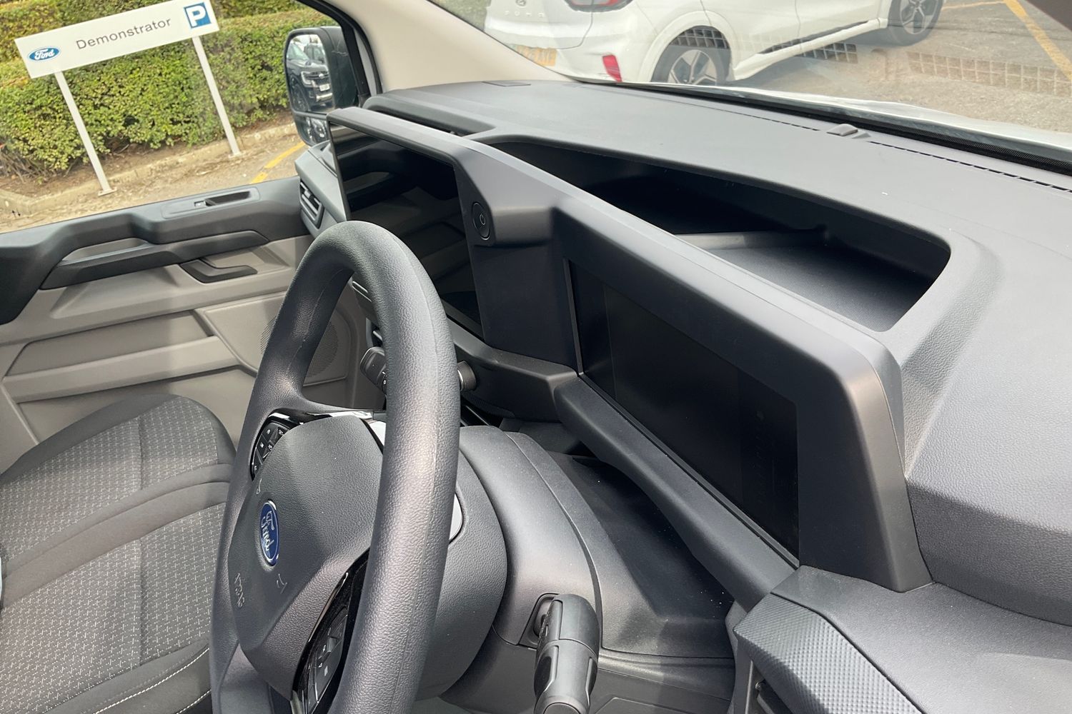 Ford E-Transit Custom Photo 30