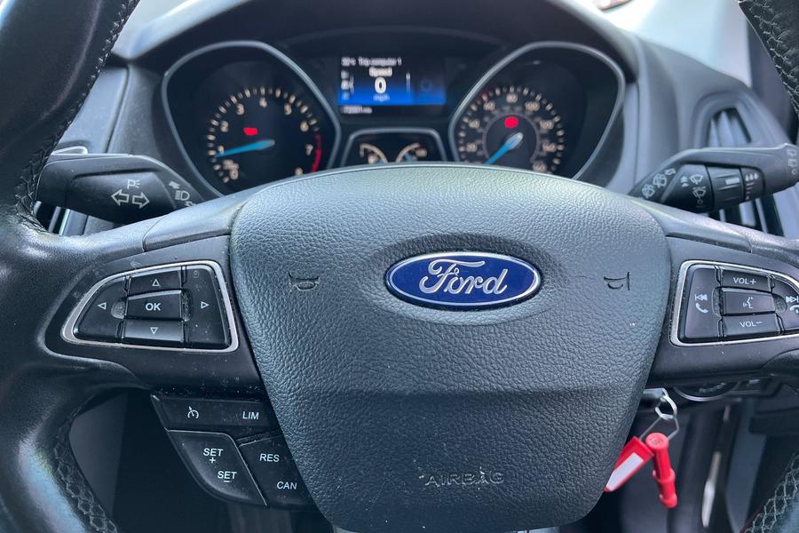 Ford FOCUS Photo autoimg-bc55af20b67e48fd175a9211b306ba3764040d28.jpg