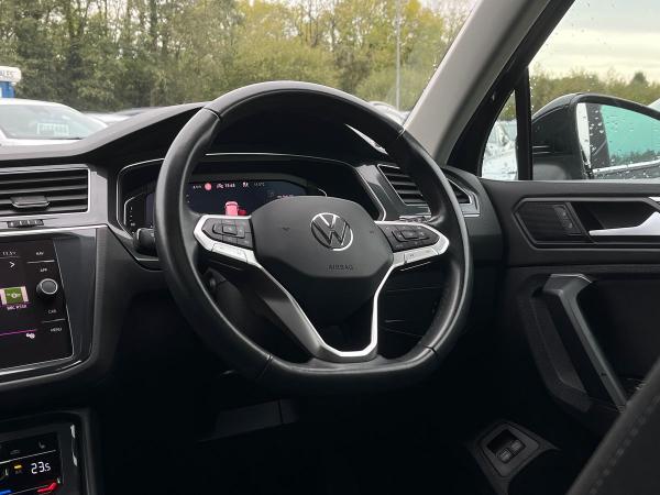 Volkswagen Tiguan Photo autoimg-bc59c3febf47389f05173ddd3064bc5d0f6ad78b.jpg