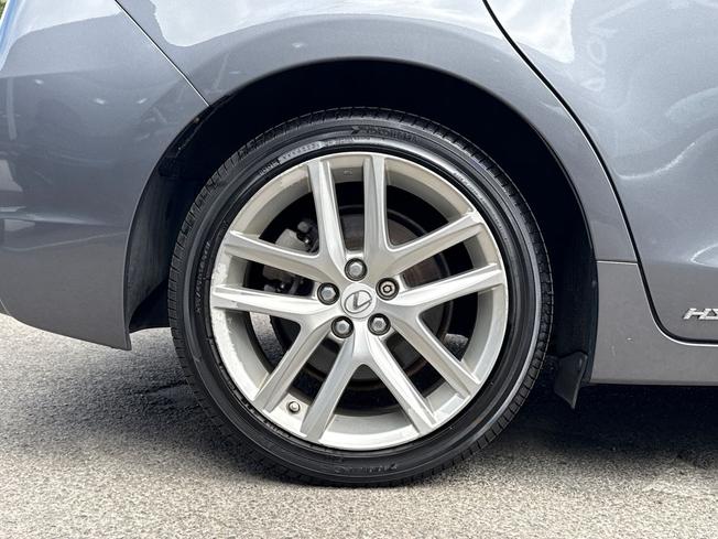 LEXUS Ct Photo 5