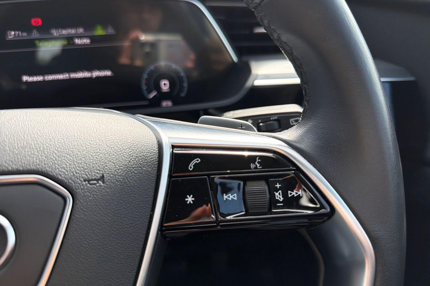 Audi E-TRON Photo 33