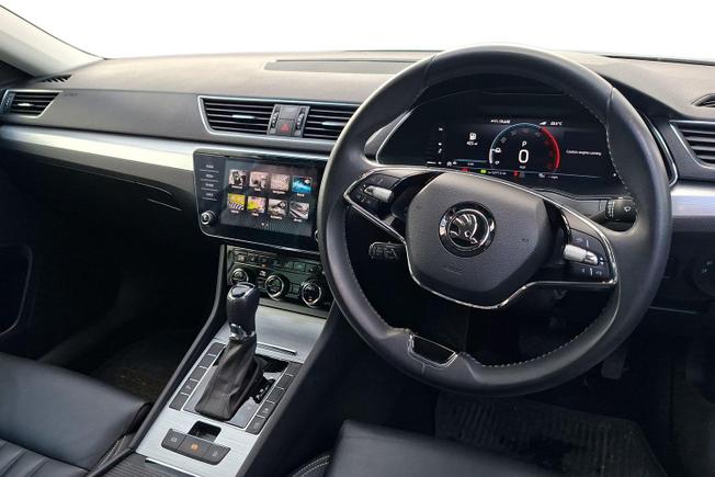 ŠKODA Superb Photo 11
