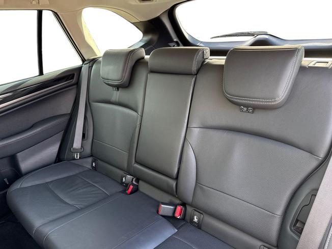 SUBARU Outback Photo 9