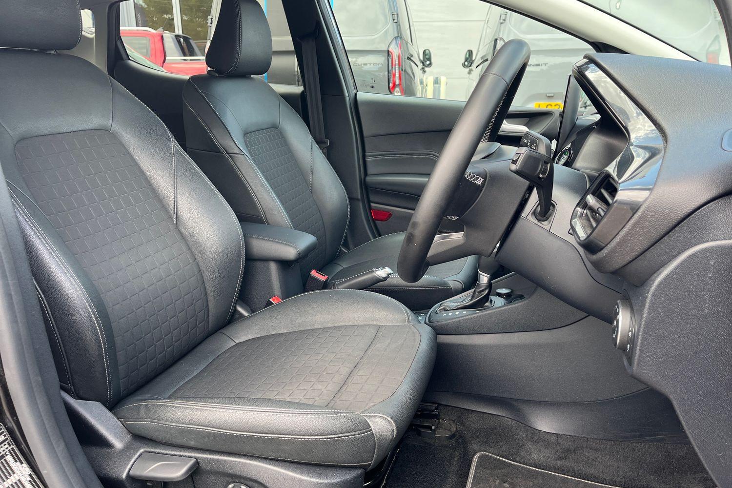 Ford FIESTA Photo 16