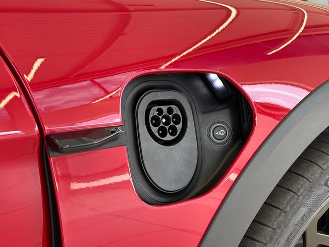 PORSCHE Taycan Photo 46