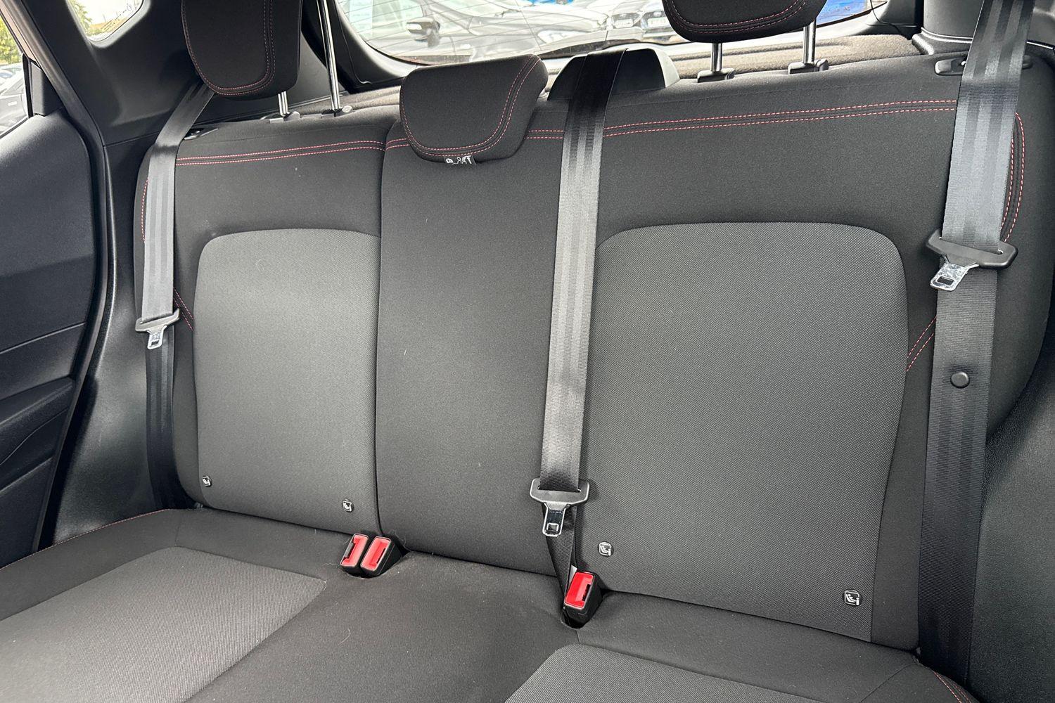 Ford FIESTA Photo 19