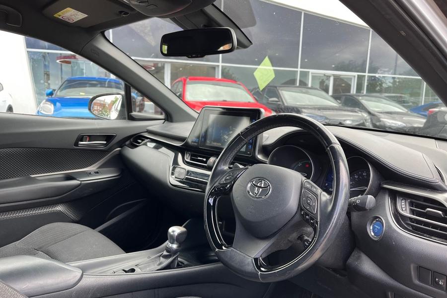 Toyota C-HR Photo autoimg-bc6b09018fcc0bf72c4305a41fab0c1708cd65e6.jpg