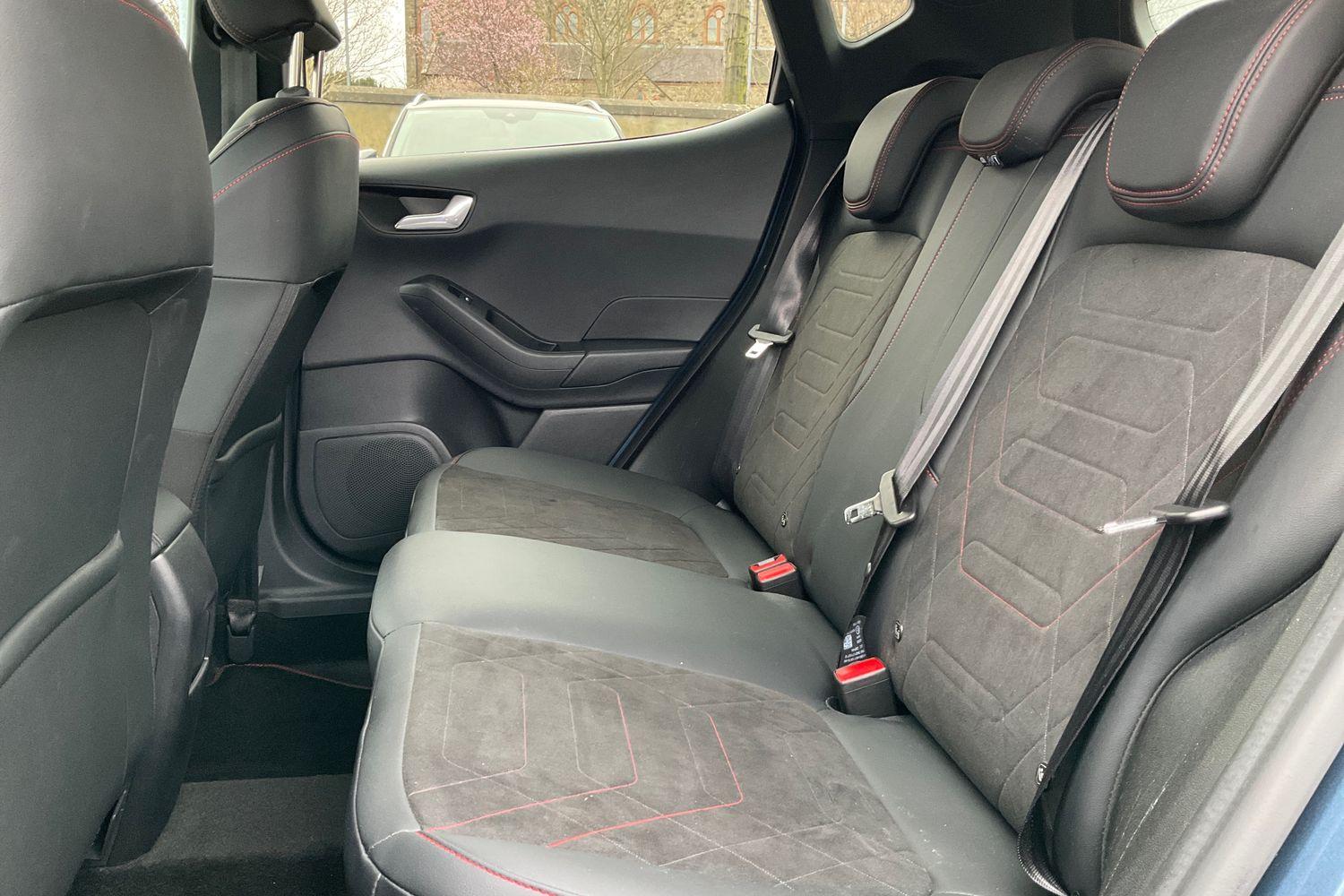 Ford FIESTA Photo 19