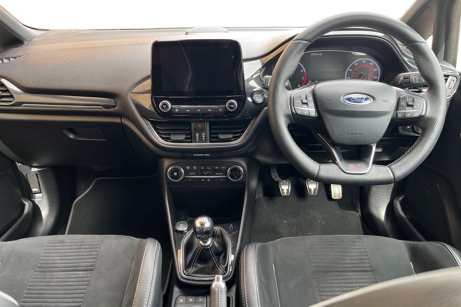 Ford FIESTA Photo 9