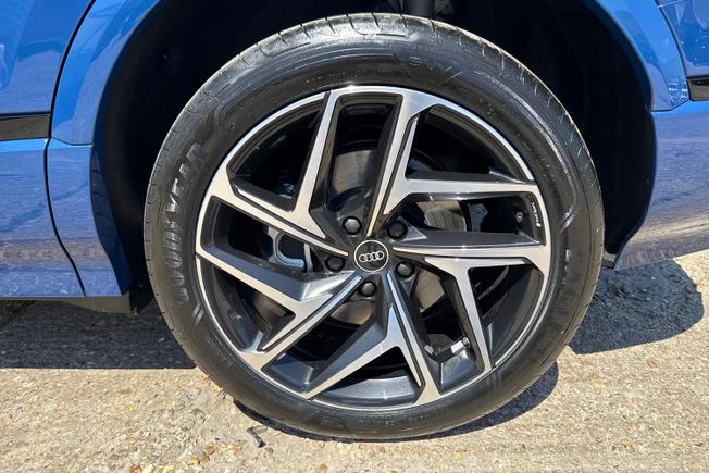 AUDI Q6 E-Tron Photo 47