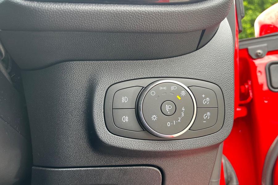 Ford FIESTA Photo autoimg-bc709fe6d32dcd19cd55141ef4306cab3a13bde1.jpg