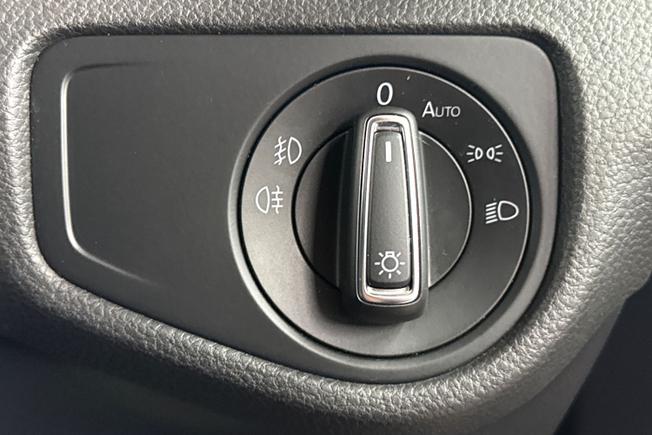 VOLKSWAGEN Golf Photo 24