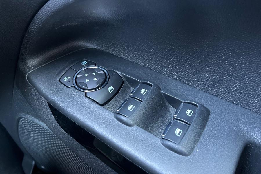 Ford ECOSPORT Photo autoimg-bc7340f8e8db1947f2f9acef67b82569383e7cbc.jpg