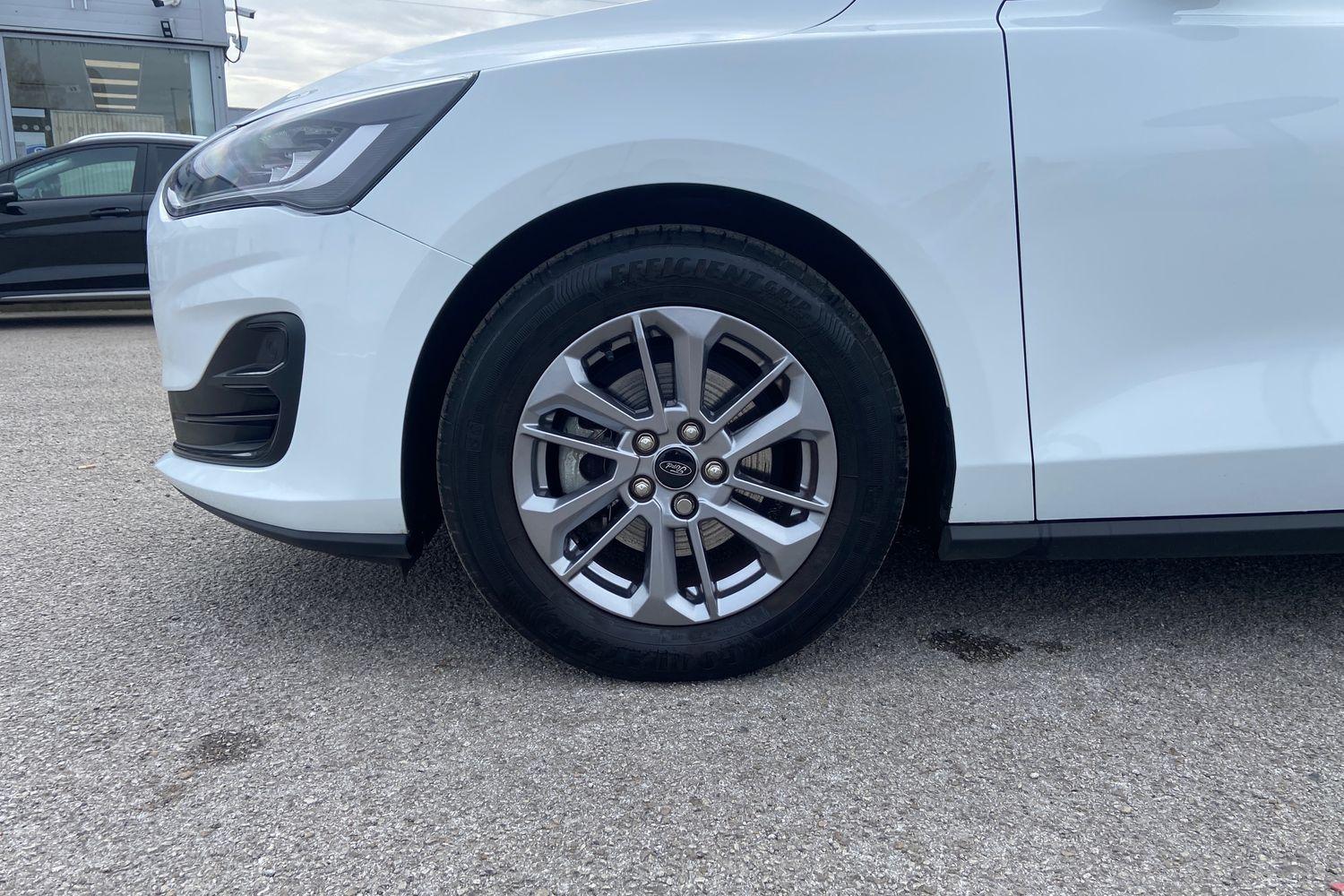 Ford FOCUS Photo 7
