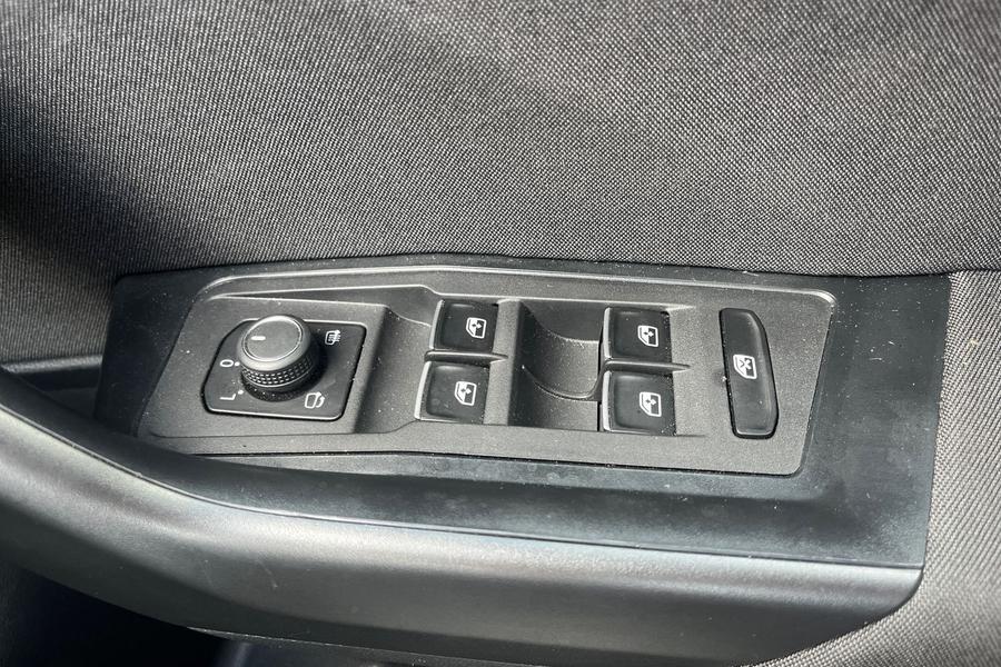 Volkswagen T-ROC Photo autoimg-bc7a955c0351fa703c9f071fadf830741b4a8f56.jpg