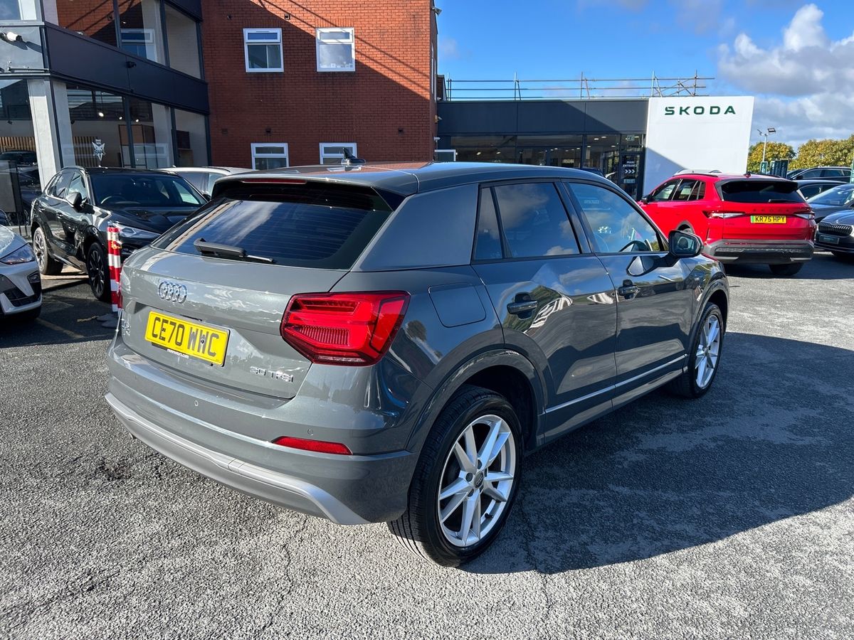 Audi Q2 Photo 32
