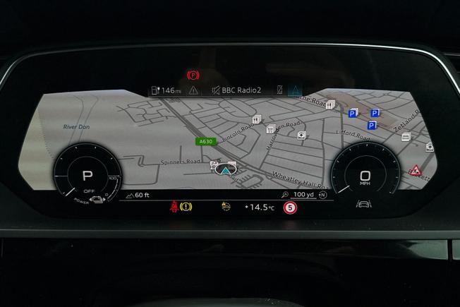 AUDI Q8 E-Tron Photo 40