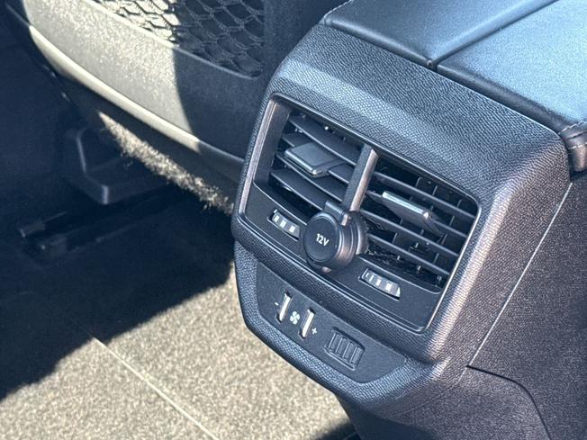 PEUGEOT 5008 Photo 23