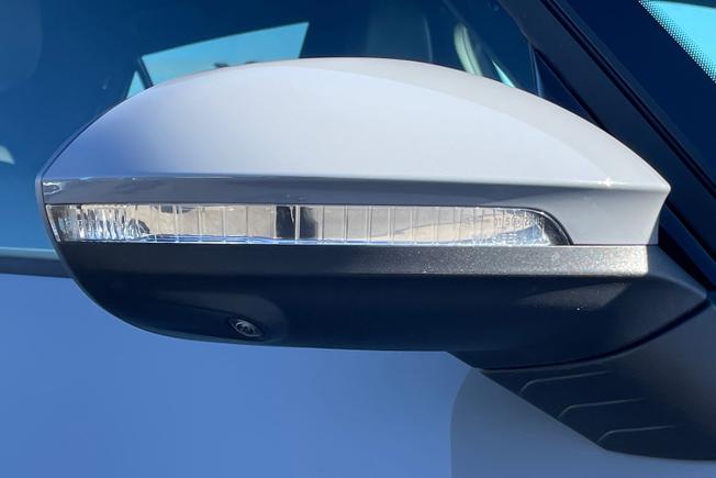 VOLKSWAGEN ID.3 Photo 29