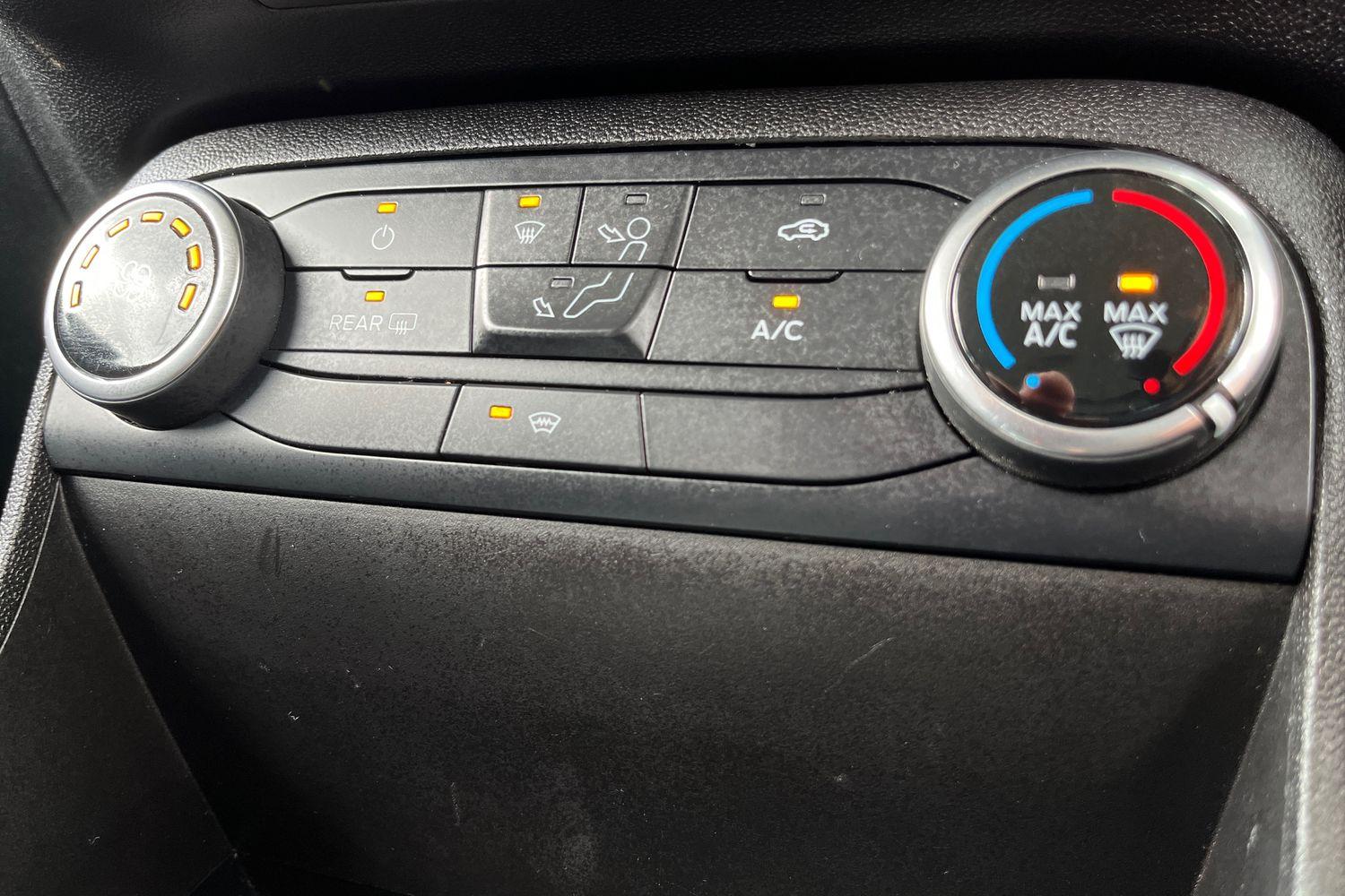 Ford Fiesta Photo 31
