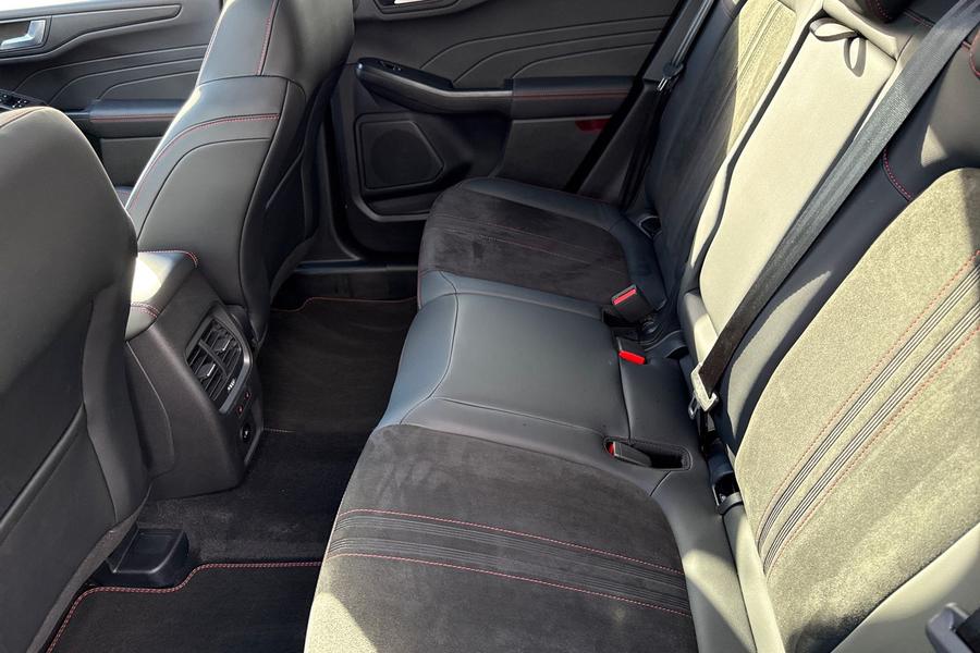 Ford KUGA Photo autoimg-bc87bd0f221369a47786f5c4d00bf1ae2fbd991b.jpg