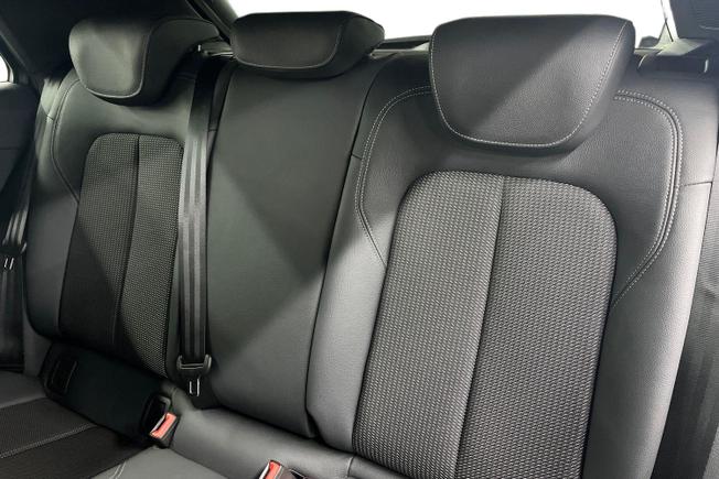 AUDI Q2 Photo 9