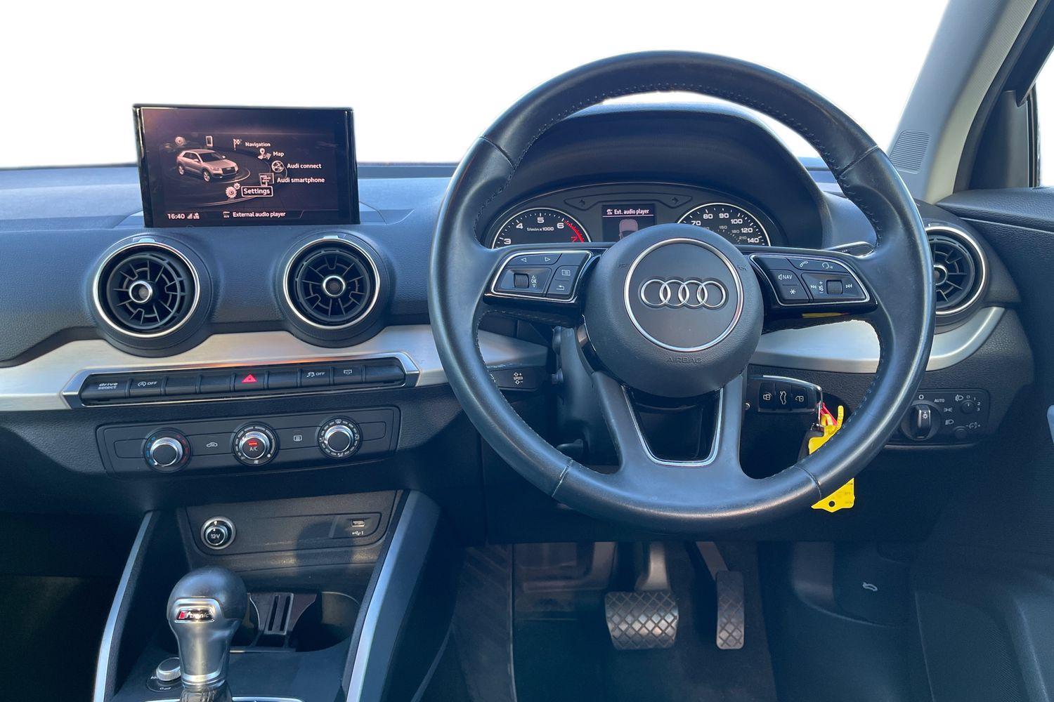 Audi Q2 Photo 10