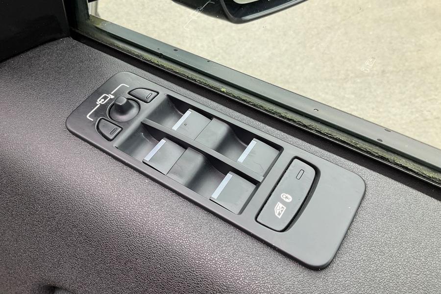 Land Rover Discovery Sport Photo autoimg-bc968d2facc03354f78b29ecdf0f12773c3cb19d.jpg