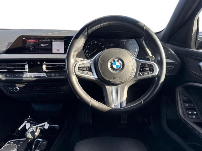BMW 1 SERIES Photo 11