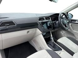 VOLKSWAGEN Tiguan Photo 2