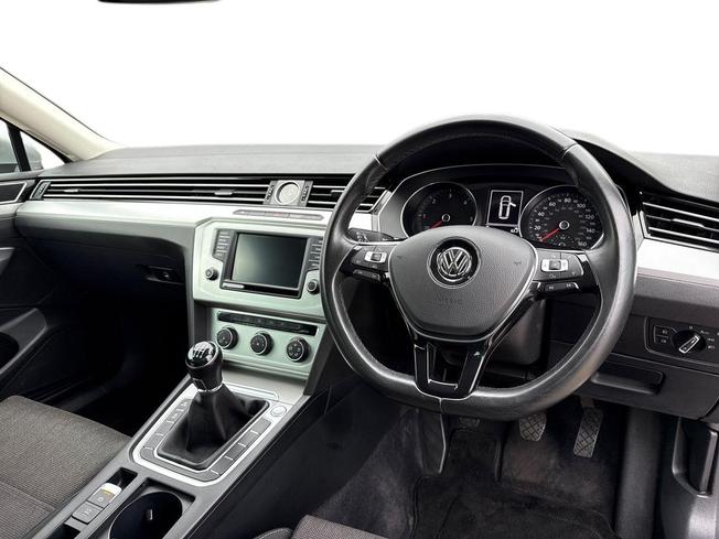 VOLKSWAGEN Passat Photo 6