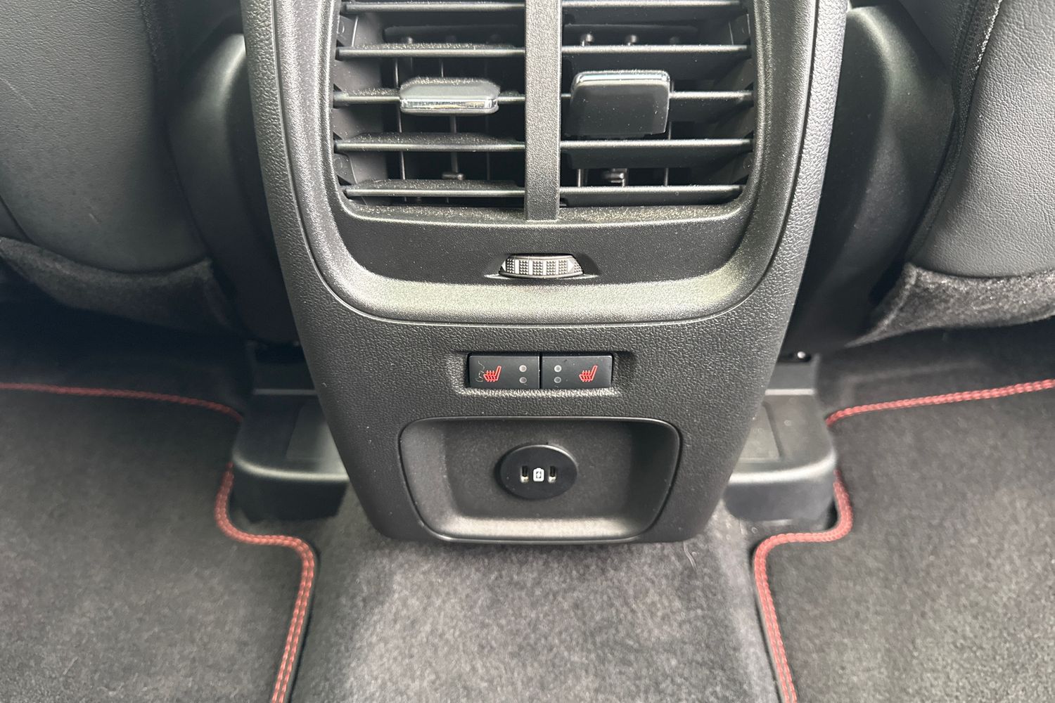 Ford KUGA Photo 36