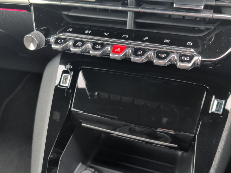 Used Peugeot 208 NU20VOA 24