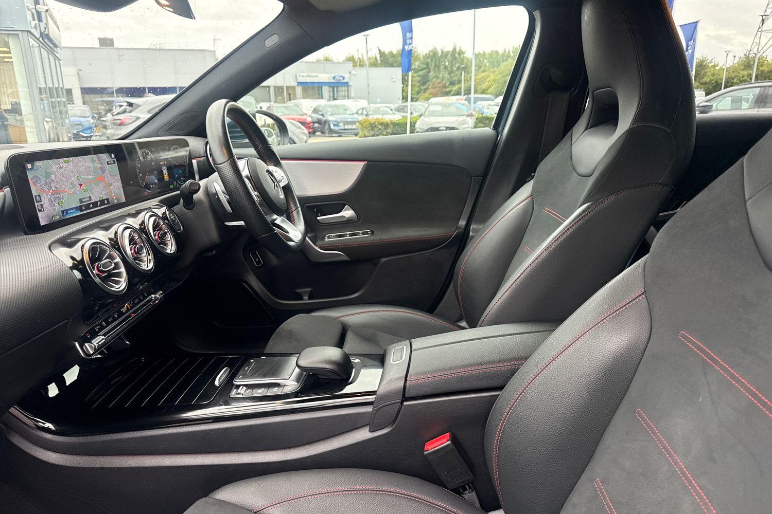 Mercedes-Benz A CLASS Photo 18