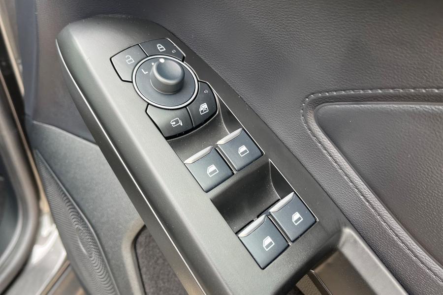 Ford Focus Photo autoimg-bcacf625c8c243126c01f7103cfb27ec70a0d42e.jpg